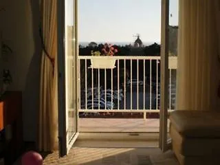 Gusar Hotel 2*